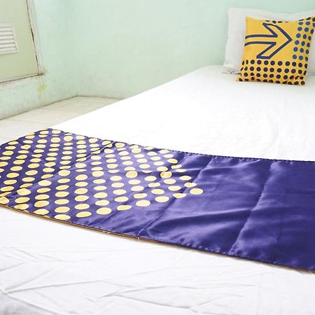 Spot On 93611 Kost Pak Suyatno Syariah 2 Hotel Ponorogo Buitenkant foto