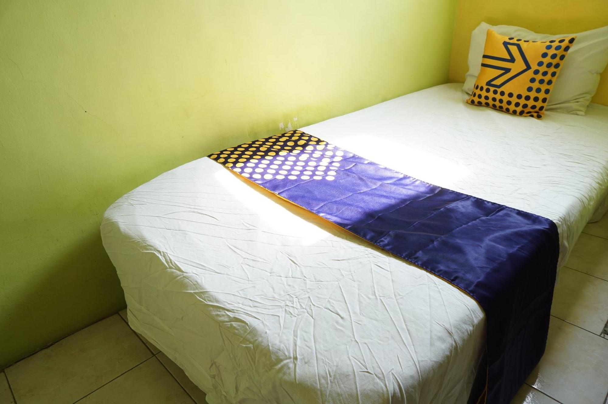 Spot On 93611 Kost Pak Suyatno Syariah 2 Hotel Ponorogo Buitenkant foto