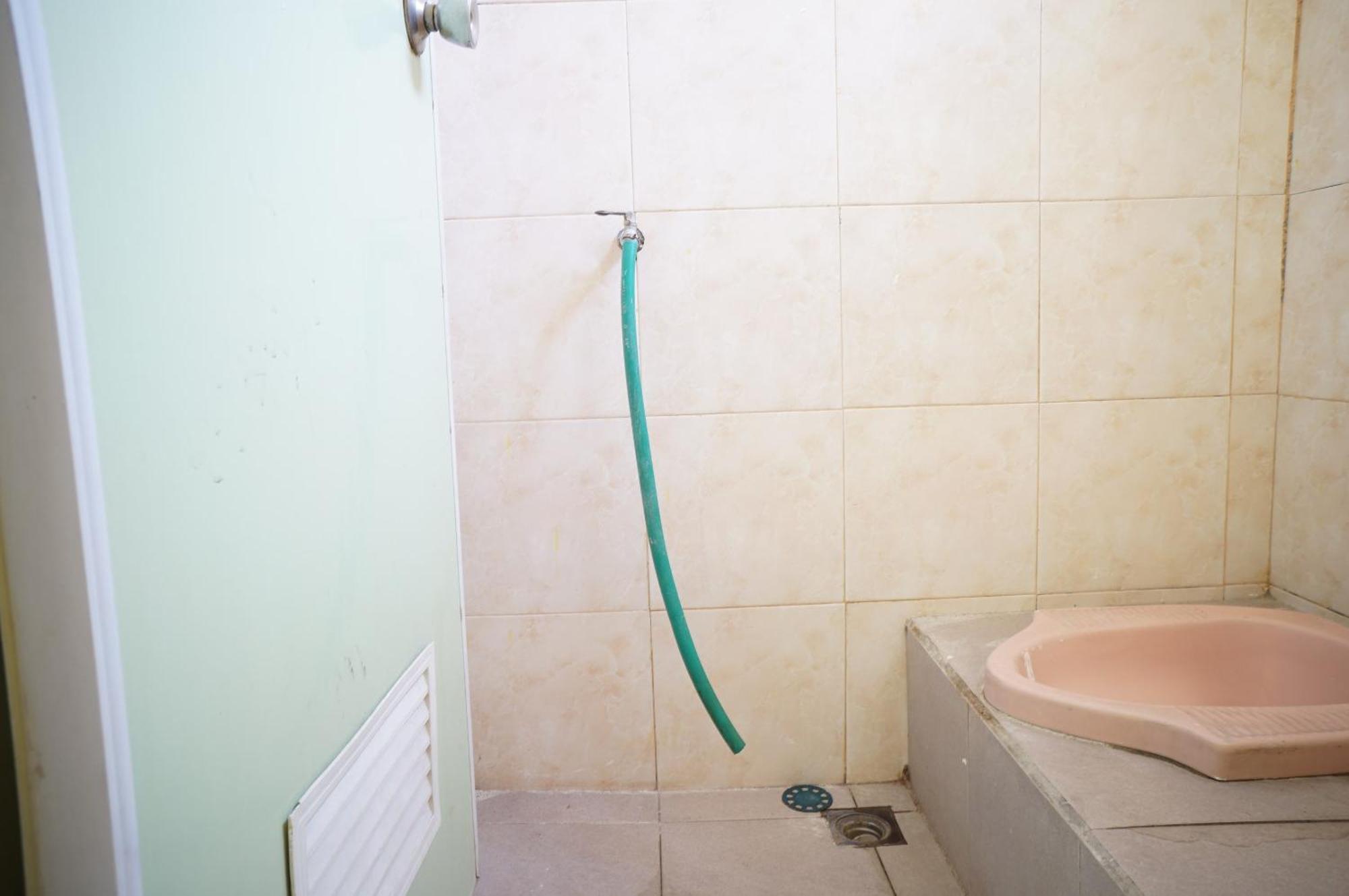 Spot On 93611 Kost Pak Suyatno Syariah 2 Hotel Ponorogo Buitenkant foto