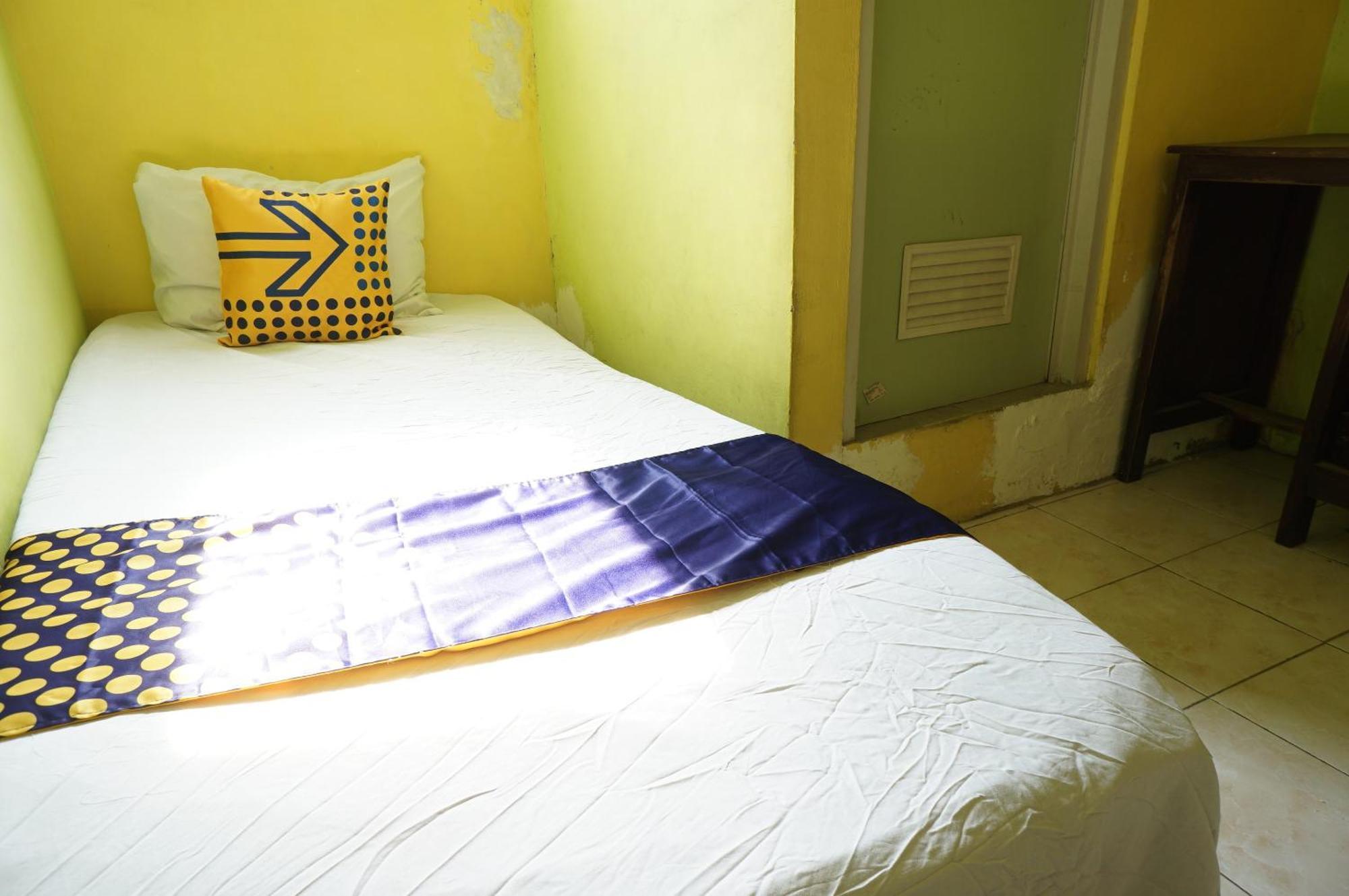 Spot On 93611 Kost Pak Suyatno Syariah 2 Hotel Ponorogo Buitenkant foto