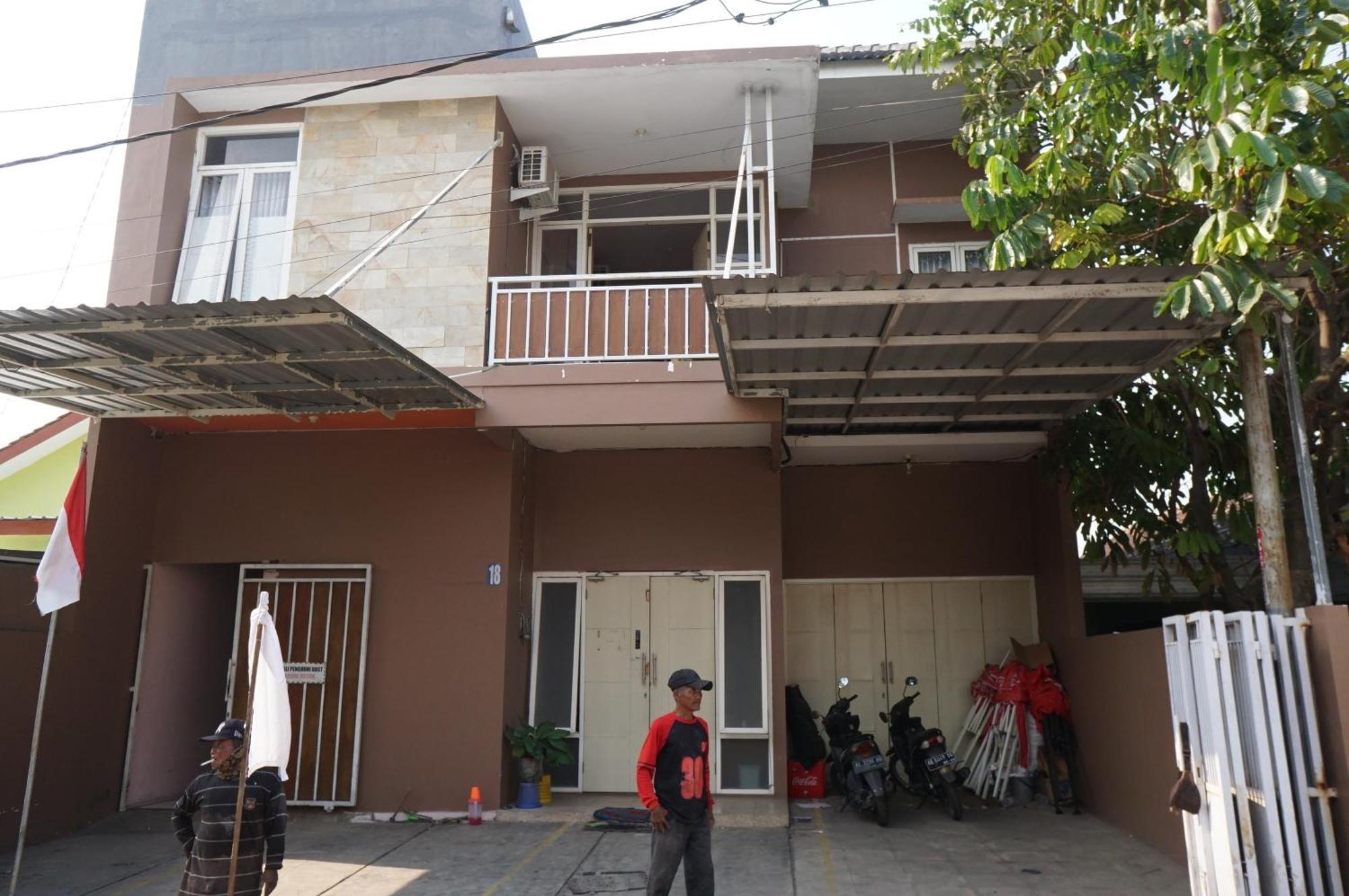 Spot On 93611 Kost Pak Suyatno Syariah 2 Hotel Ponorogo Buitenkant foto